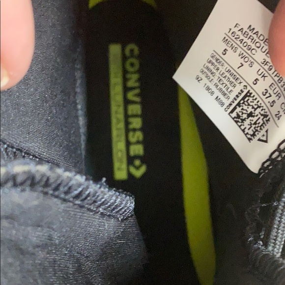 Black converse - Picture 4 of 4